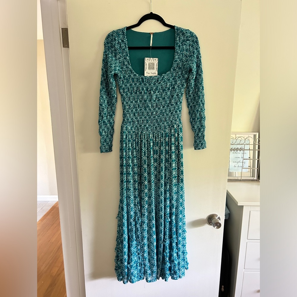 XS teal combo maxi dress. Runs larger than an XS.